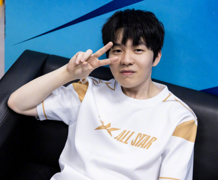 资讯抵御空投装甲车队 有史以来最激烈的攻防战