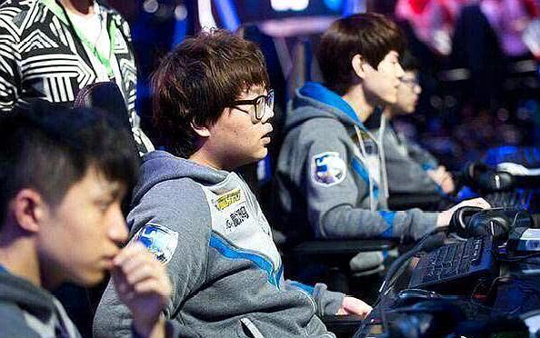 LEC新银河战舰！外媒曝Carzzy将在明年为Vitality效力